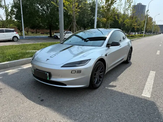 Фотография автомобиля — Tesla Model 3