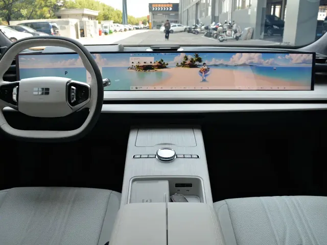Geely Galaxy E8 — Фото автомобиля 11