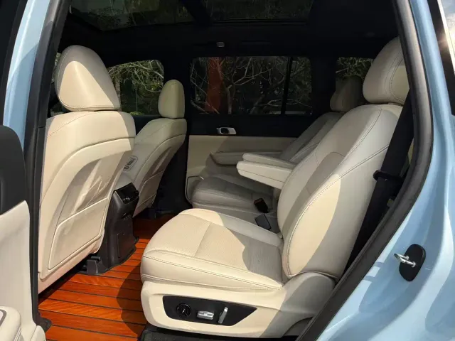 Li Auto ONE — Фото автомобиля 8