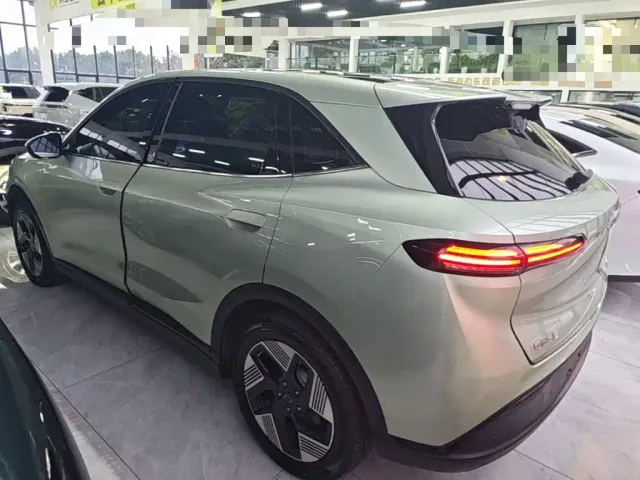 Bestune Yueyi 03 — Фото автомобиля 4