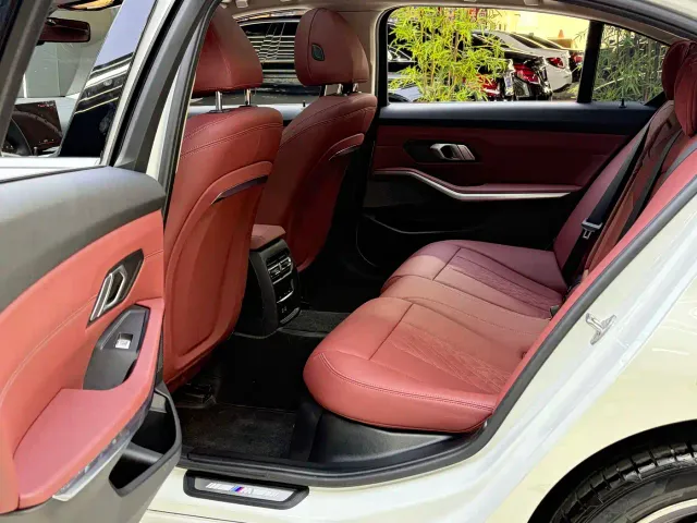 BMW 3 Series — Фото автомобиля 16