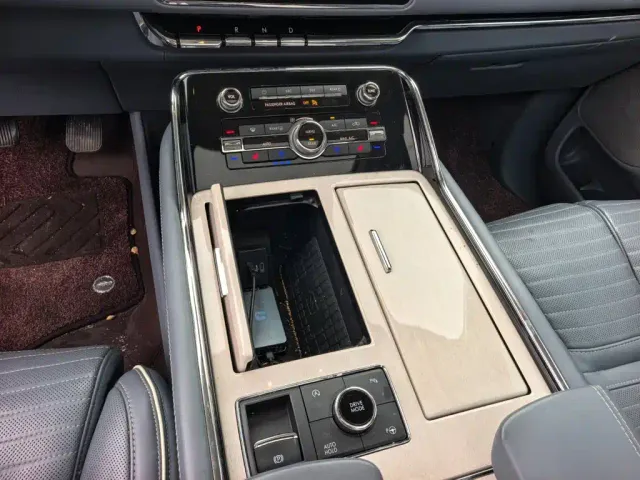 Lincoln Navigator — Фото автомобиля 17