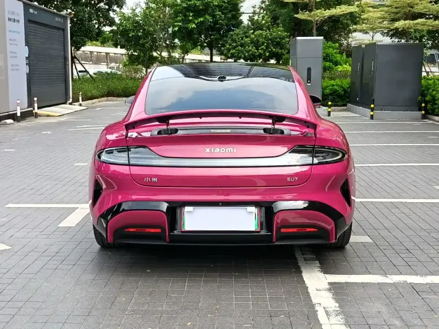 Xiaomi SU7 — Фото автомобиля 3