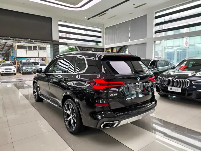 BMW X5 — Фото автомобиля 4
