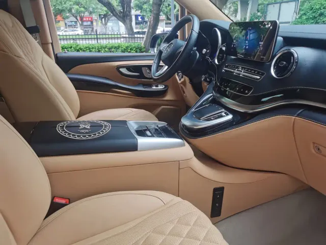 Mercedes-Benz V-Class — Фото автомобиля 11