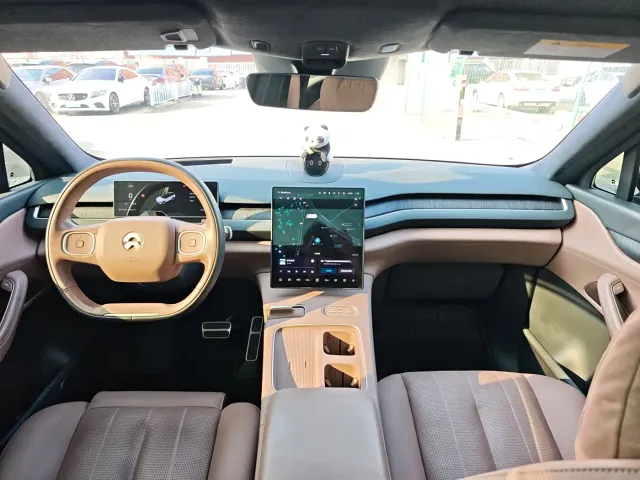 Nio ES8 — Фото автомобиля 9