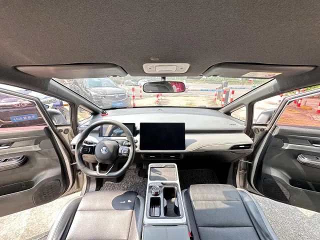 Hycan Z03 — Фото автомобиля 13