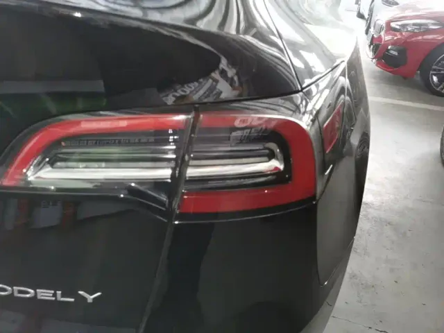 Tesla Model Y — Фото автомобиля 7