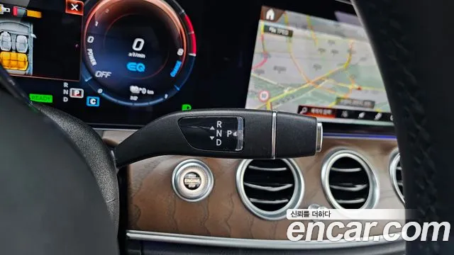 Mercedes-Benz E-Class — Фото автомобиля 9