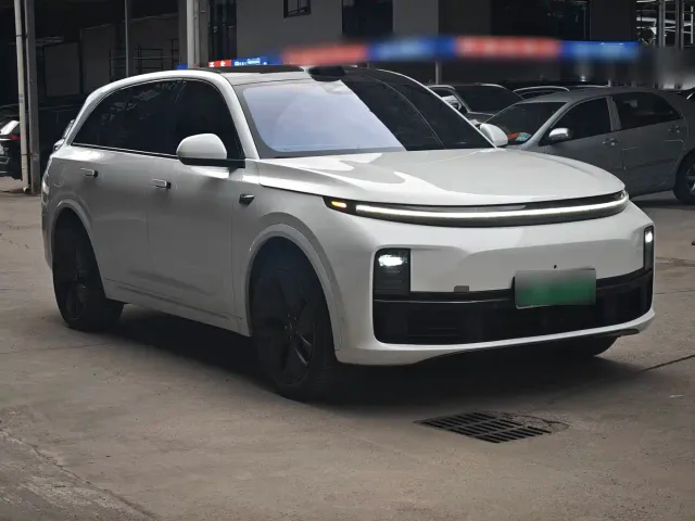 Li Auto L7 — Фото автомобиля 3