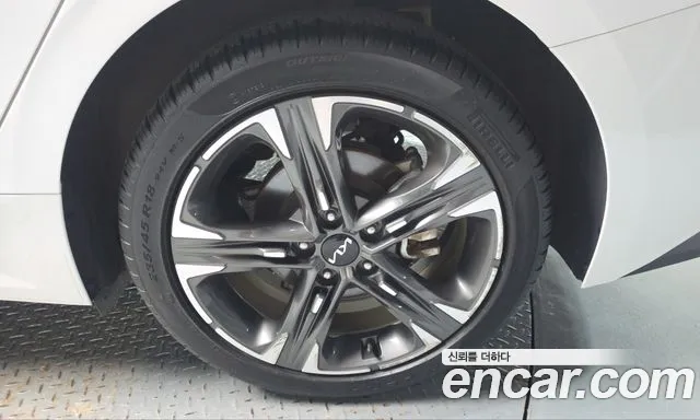 Kia K5 — Фото автомобиля 6