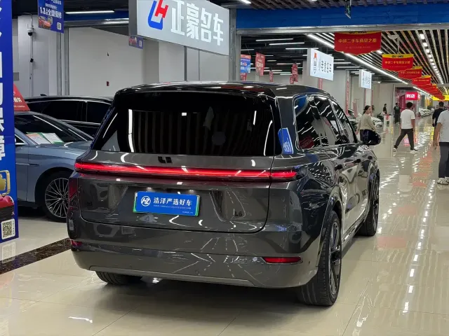Li Auto L9 — Фото автомобиля 17