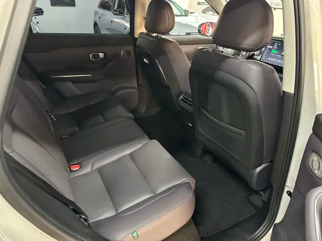 Leapmotor C10 — Фото автомобиля 26