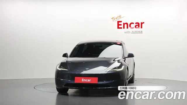 Tesla Model 3 — Фото автомобиля 3