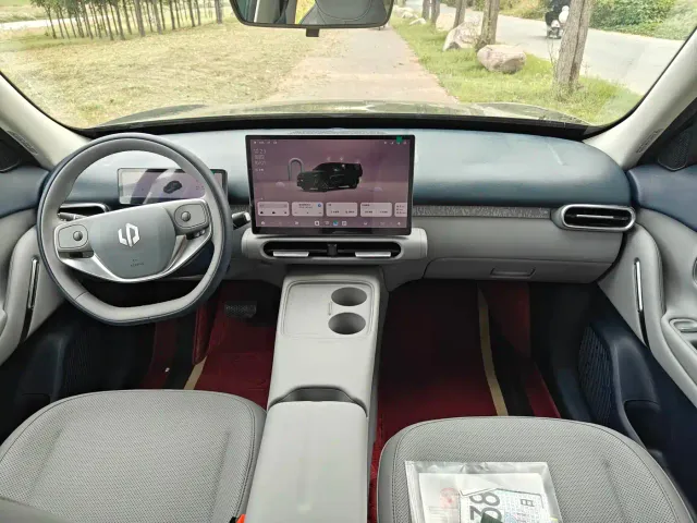 Leapmotor A10 — Фото автомобиля 6
