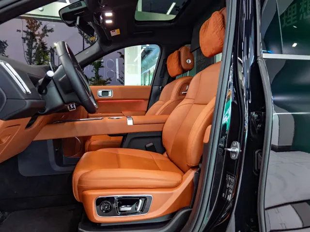 Li Auto L9 — Фото автомобиля 13