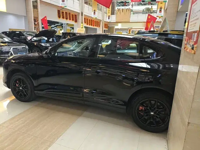 IM Motors LS6 — Фото автомобиля 4