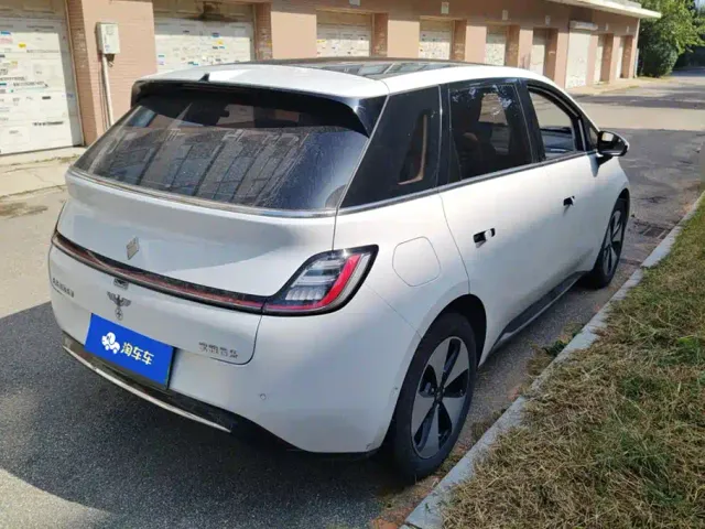 Baojun Cloud — Фото автомобиля 3