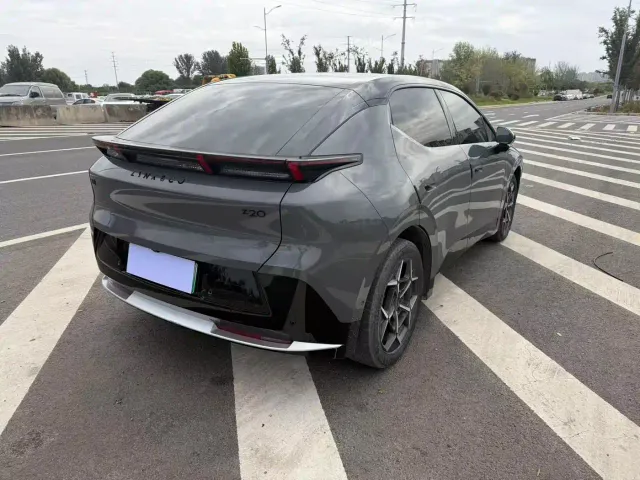 Lynk & Co Z20 — Фото автомобиля 10