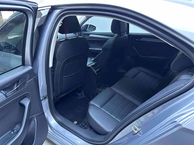 Skoda Superb — Фото автомобиля 10