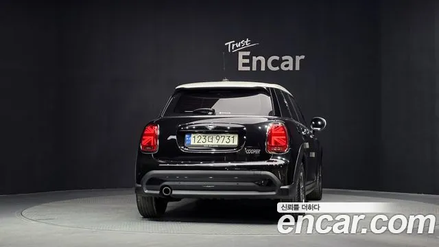 Mini Cooper Cooper 5 дверей Classic — Фото автомобиля 4