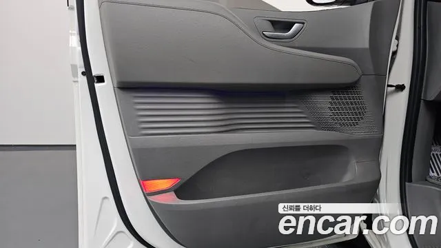 Hyundai Staria — Фото автомобиля 13
