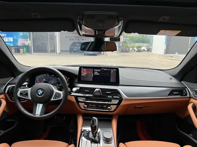 BMW 5 Series — Фото автомобиля 5
