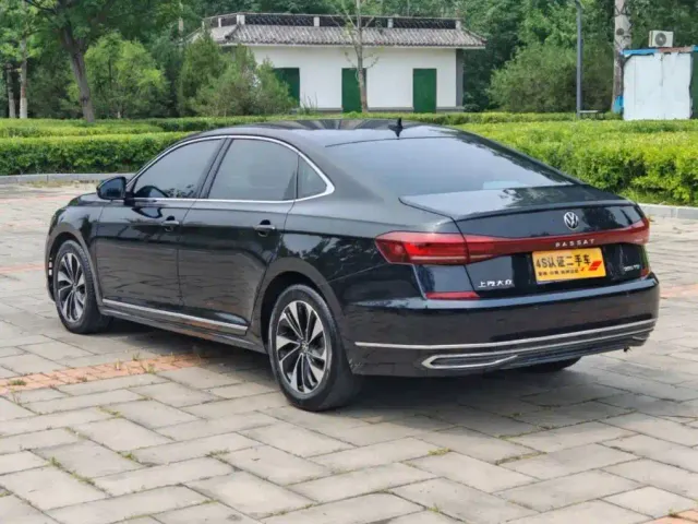 Volkswagen Passat — Фото автомобиля 6