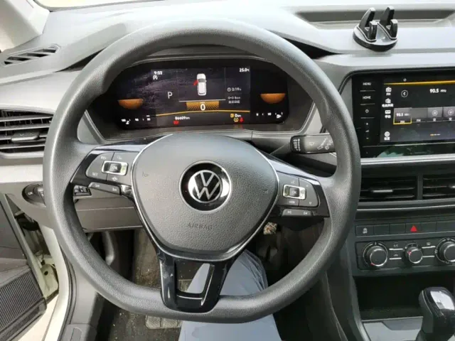 Volkswagen T-Cross — Фото автомобиля 10