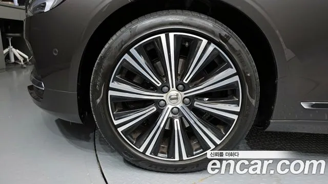 Volvo S90 — Фото автомобиля 5