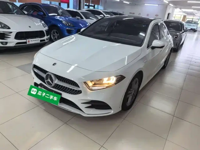 Фотография автомобиля — Mercedes-Benz A-Class