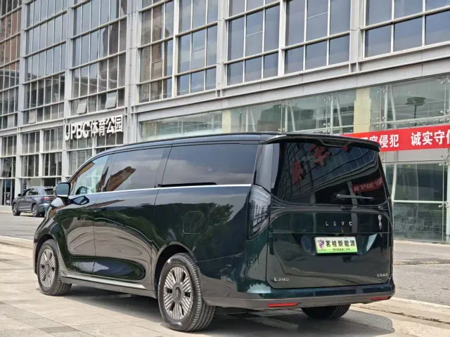 Geely Yizhen L380 — Фото автомобиля 4