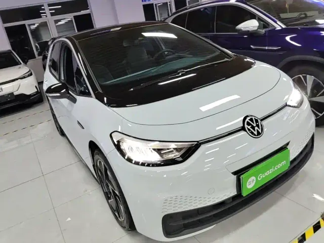 Volkswagen ID.3 — Фото автомобиля 3