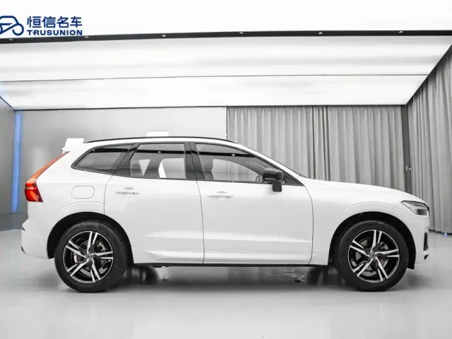 Volvo XC60 — Фото автомобиля 4