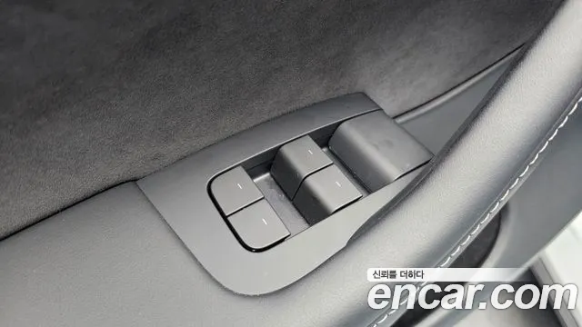 Tesla Model Y — Фото автомобиля 25