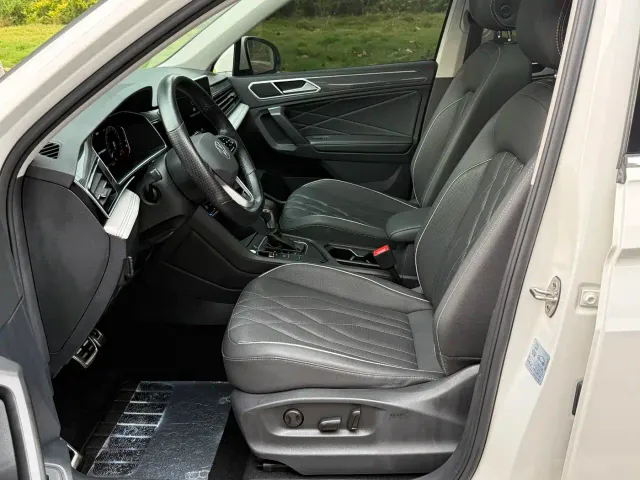 Volkswagen Tiguan L — Фото автомобиля 10