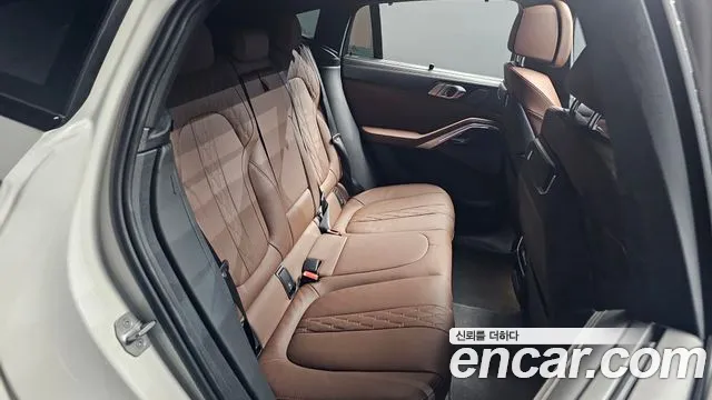 BMW X6 xDrive40i M Sport — Фото автомобиля 11