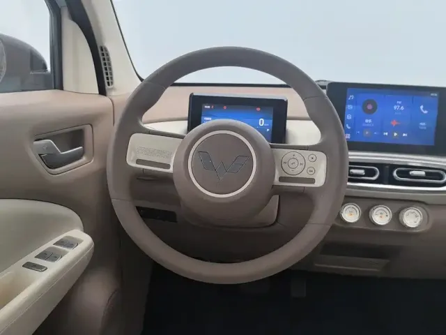 Wuling Hongguang Mini EV — Фото автомобиля 11