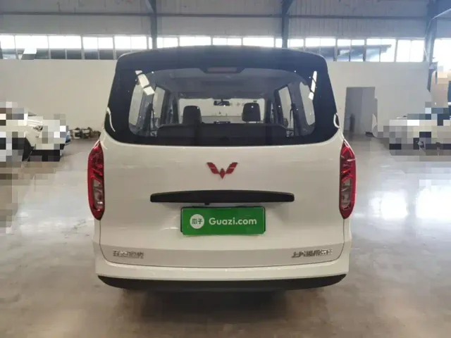 Wuling Hongguang — Фото автомобиля 5