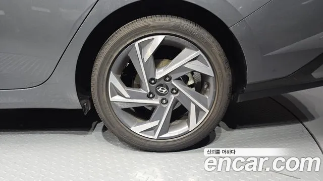 Hyundai Avante CN7 — Фото автомобиля 6