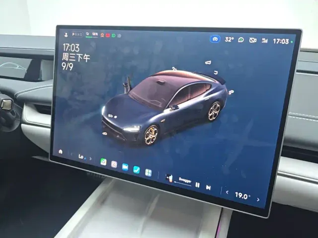 Xiaomi SU7 — Фото автомобиля 12
