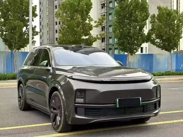 Li Auto L8 — Фото автомобиля 3