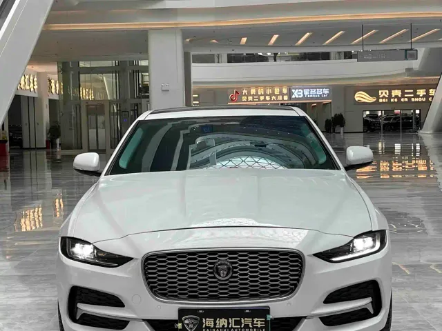 Jaguar XEL — Фото автомобиля 4