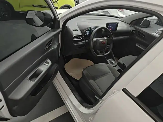 Wuling Hongguang — Фото автомобиля 15