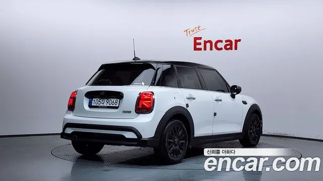 Mini Cooper Cooper 5 дверей Classic — Фото автомобиля 2