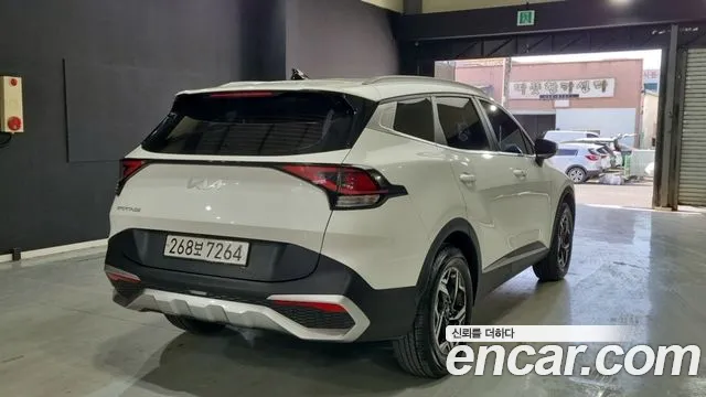 Kia Sportage Sportage 5-е поколение Дизель 2.0 2WD — Фото автомобиля 2
