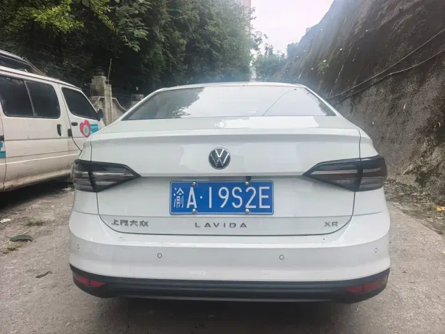 Volkswagen Lavida — Фото автомобиля 5
