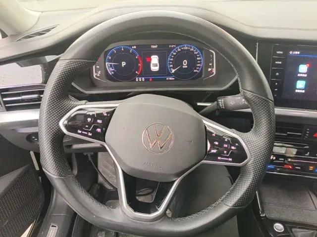 Volkswagen Passat — Фото автомобиля 10