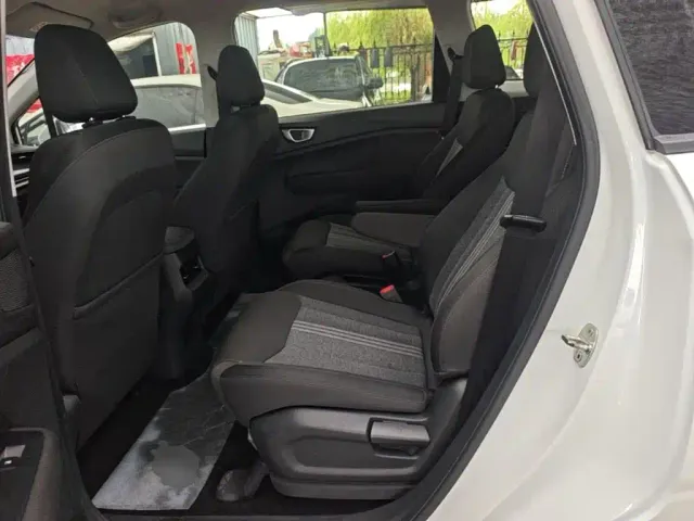 Wuling Jiachen — Фото автомобиля 16