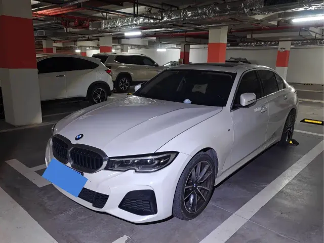Фотография автомобиля — BMW 3 Series